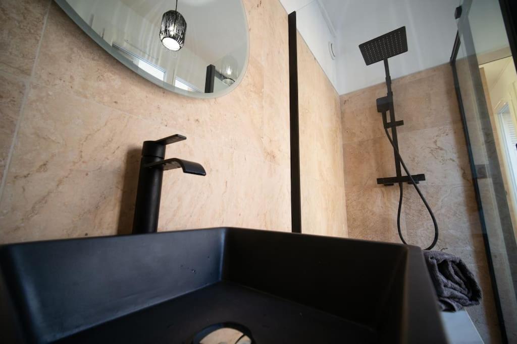 Appartement Tout Equipe 4 Couchages- Vieux Port & Panier Marseille Bagian luar foto