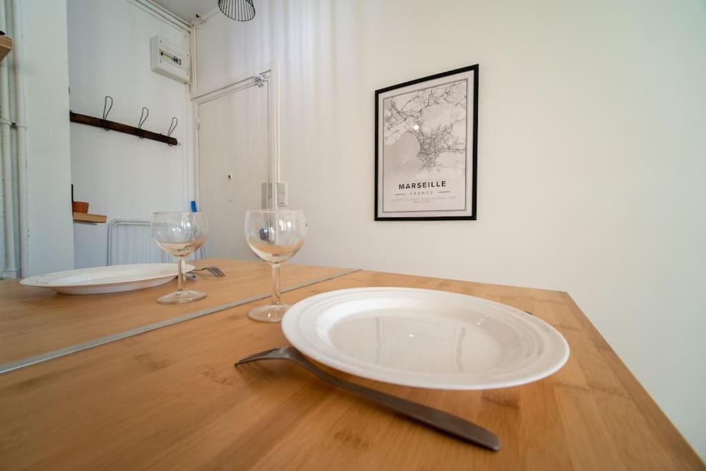 Appartement Tout Equipe 4 Couchages- Vieux Port & Panier Marseille Bagian luar foto